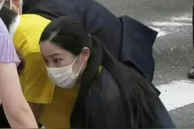 日本首相美女保镖-石田萌美图片