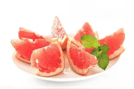 吃完药再吃柚子可能会猝死？红柚白柚区别在哪？这些提示别忽视图片