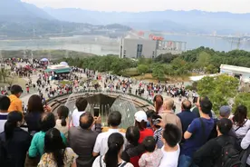 耗资千亿的三峡大坝，属于国家还是私企？为何以前参观还要收费？图片