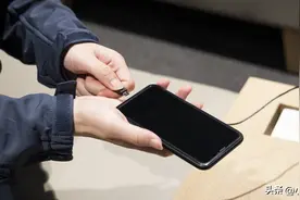 手机充电时，别再犯这3个错误，幸亏知道的早，难怪电池不耐用图片