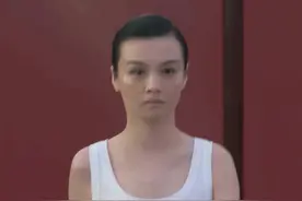 假美人！面部崎岖、头大肩窄，这些氛围感美人，颜值都经不起推敲图片