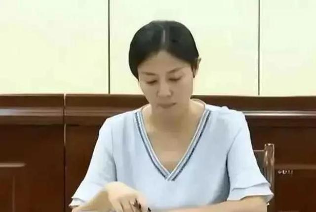 从普通职员晋升副市长，陪睡40名官员，领导落马后她什么都招了