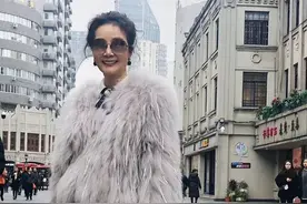 年过60却被称为“冻龄美颜”，她都做对了什么？看这3点就知道图片