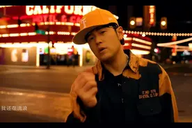 43岁的周杰伦，坚持做个奶茶甜哥，才是中年人的炫耀图片