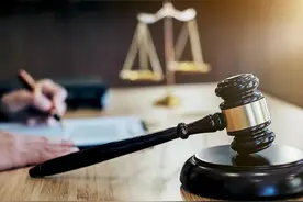 广东广州：中学生搞“抽凳子”恶作剧，致同学重伤，法院判了！图片