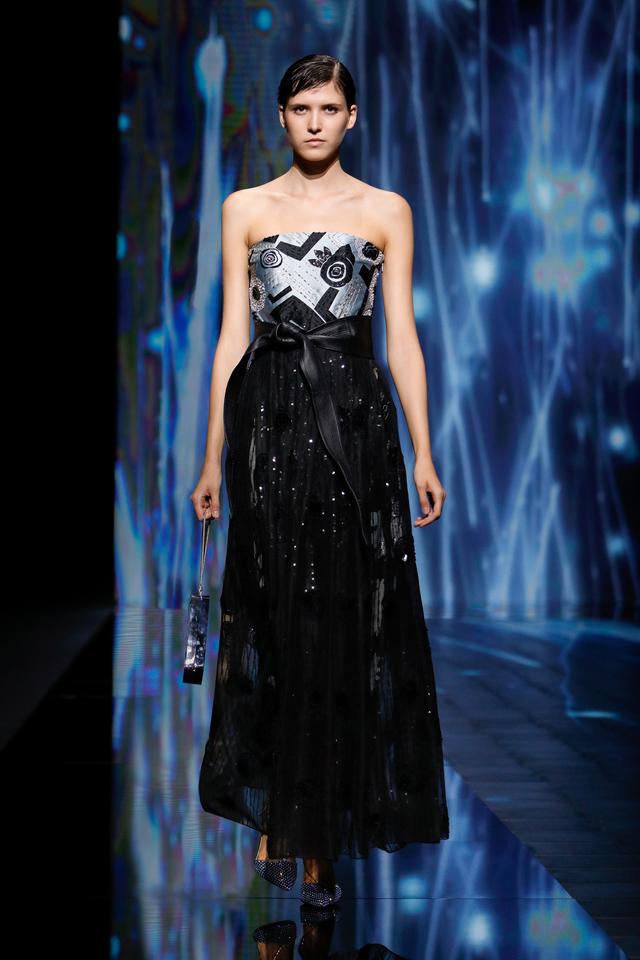 ������Armani��Ʋ��ø��ּ���ͼ����ӡ���������·������۶�