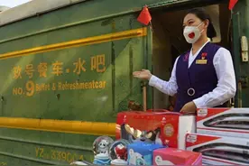 火车上明明有盒饭，为何有人宁愿挨饿都不吃？退休乘务员道出实情图片