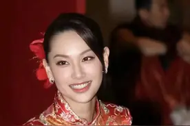 顶级中式嫁衣谁穿谁惊艳 看杨千嬅、文咏珊、杨怡…身着华贵龙凤褂图片