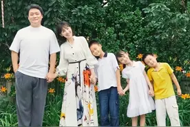 她19岁与穷小子私奔，在地下室结婚生子，今丈夫用7部剧将她捧红图片
