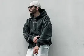 姑娘为什么都喜欢穿「灰裤子」的 大 男孩？图片