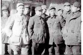 1949年全军改编时，最年轻的兵团司令，军长，师长都是谁？图片