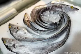 煎带鱼时，万万不要直接下锅煎，大厨教你多加2步，不粘锅不破皮图片