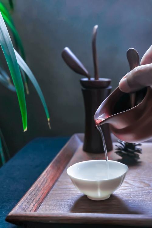 作者:子墨周国平说:"人生最好的境界是丰富的安静.