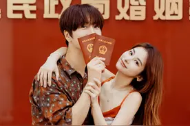 陆虎陈曌旭领证结婚，恋爱7年不打算要孩子！陆虎妈对儿媳很满意图片