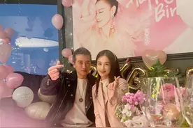 杨子高调为黄圣依庆祝40岁生日，现场布置六层蛋糕，堪比婚礼现场图片
