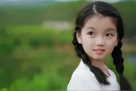 7名被父母当成摇钱树的童星：有的凌晨四点拍戏，有的带病演出图片