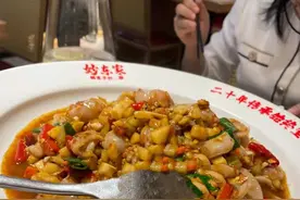 江西小伙见女网友，在餐馆点了3个菜，菜品上桌后，对方就拜拜了图片