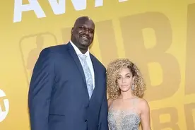 400斤的奥尼尔：NBA最强中锋之一，退役后身价上亿，至今未婚图片