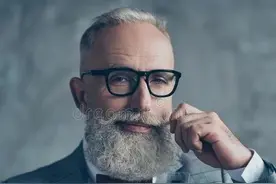 60岁大爷找女人搭伙过日子：我可以花钱养她，但要满足3个要求图片