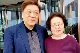 赵忠祥病逝3年，回头再看遗孀张美珠的选择，才懂赵忠祥有多聪明图片