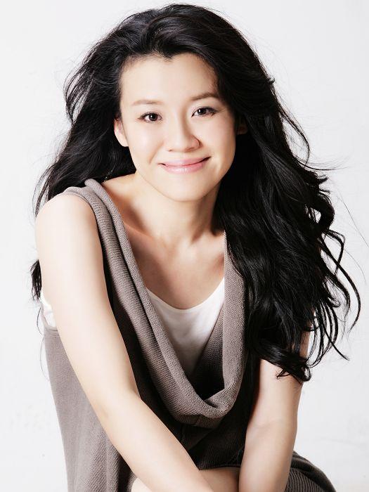 女星刘琳：中年走红，被名导拒绝结婚后患抑郁症，39岁艰难做妈妈