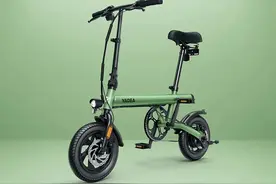 雅迪推出UFOmini电动自行车，可折叠设计，36V锂电池，主打代步图片