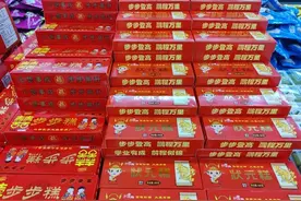 步步糕，状元糕，粽子……一条街的祝福，送给高考学子图片