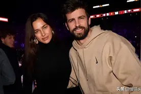 C罗前女友和皮克现身巴黎！巴萨旧将手挽伊莲娜，前嫂子变恋人？图片