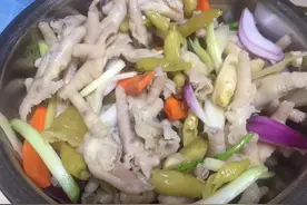 在家自制正宗四川泡椒鸡爪的方法图片