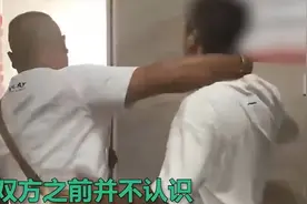 男子霸占电梯殴打他人 叫嚣“我就是黑社会” 警方：已拘留，不是黑社会 律师：应以寻衅滋事罪追责！图片