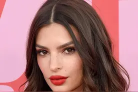 好莱坞第一美胸模特离婚？闪婚生娃却被绿4年，网友：美女眼好瞎图片