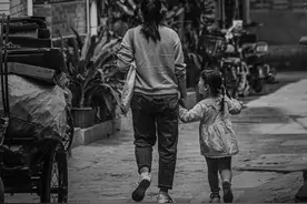 双向奔赴！双胞胎母亲寻女22年，小女儿：“我随时准备回家！”图片