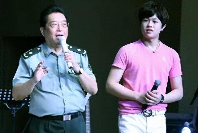 李天一被维也纳学院录取，李双江举家移民美国，婴儿用品惹争议！