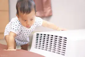 孩子一吹空调就发烧咳嗽是得空调病了？不，是爸妈少做了这2件事图片
