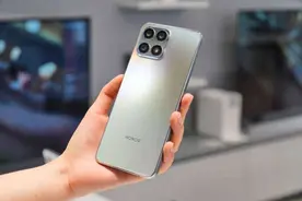 囤100万台荣耀X30i？合约机重新开始流行，网友：充话费送手机？图片