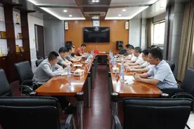 红谷滩区委书记吴江辉率队拜访江西广电传媒集团董事长梁勇一行图片