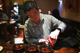 52岁山东酒圈行家，饮酒30年悟出4个“囤酒指南”，网友:还真实用图片
