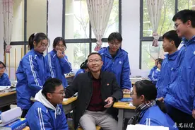 愿做微光照亮学生前行的路——记番禺派驻金沙教育帮扶组林华伟老师图片