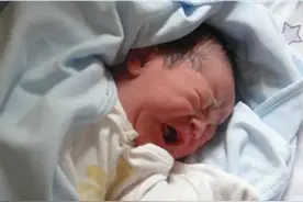 0-12个月宝宝，这几个阶段最难带，牢记5招，父母熬过去就轻松了图片