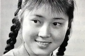 30张老照片 怀念广西“刘三姐”黄婉秋 从少女到80岁 女神美丽一辈子图片