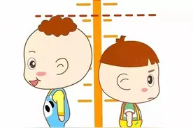 堂兄弟哥哥每天挑食，弟弟每天两杯奶，上初中后差别竟然这么大图片