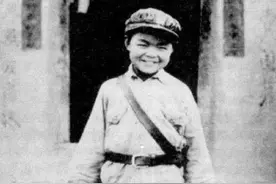 1936年，10岁男孩自称红军走过长征，毛主席问谁能证明，答：贺龙图片