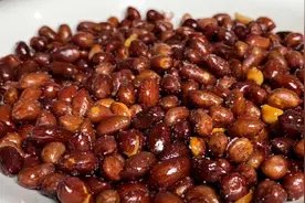 油炸花生米直接放油是大错，教你饭店做法，又香又脆不回软图片