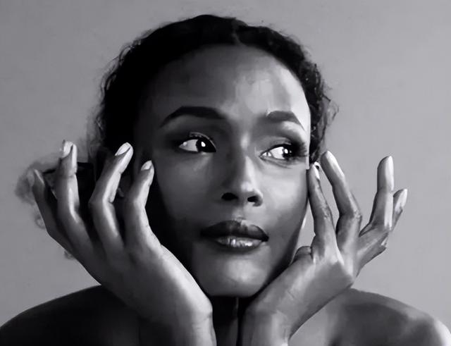 华莉丝迪里(非洲索马里最美黑人超模牧羊女出身) - 投稿 - 鸿芝号