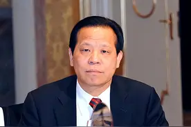 福清穷小子，赚13亿美元，成南非华人首富，65岁入狱，为啥图片