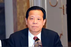 福清穷小子，赚13亿美元，成南非华人首富，65岁入狱，为啥图片