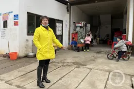 江西包工头夫妻送车祸受伤女孩回村遭围殴，控告派出所延误伤情鉴定致打人者处罚过轻图片