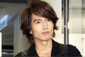 10位单身男星：今昔颜值对比，差距大，有人略显邋遢，婚姻有遗憾图片