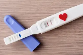 验孕试纸显示2条线但B超没有怀孕图片