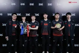 LOL：S12世界赛LPL阵容为历史最强，四队包揽近三年共10个冠军图片